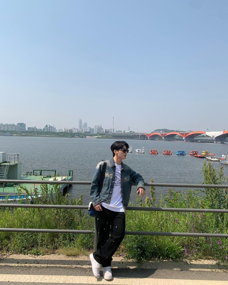 help_me_ph's tweet photo. 🌊

#ForXSelcaDay #FXSD #OMEGA_X #HANGYEOM https://t.co/vdYgYs2V2V