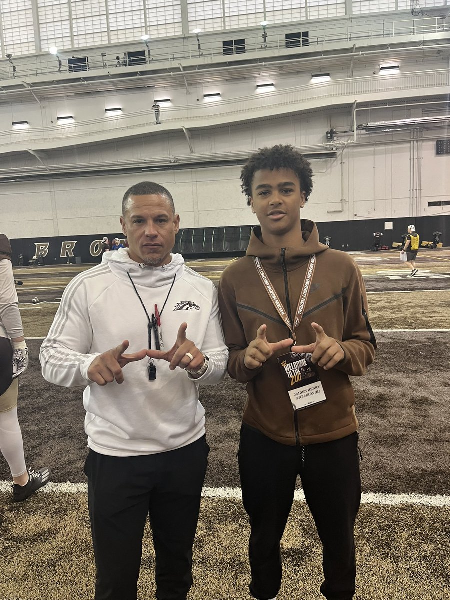 Jaidenhenry_3's tweet photo. Had a great time today down @WMU_Football! Loved the energy and the hospitality from all coaches and players! @AAStaggFootball @Coltnero51 @CoachLT39 @CoachReid_ https://t.co/Ml645uiSXt