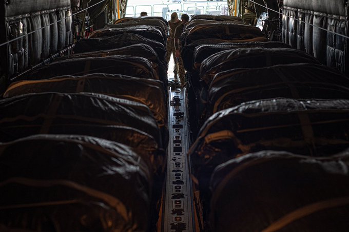 פיקוד המרכז של ארה'ב ביצע צניחת סיוע הומניטרי לעזה. פיקוד המרכז של ארה'ב (סנטקום) ביצע צניחת סיוע הומניטרי לצפון עזה ב-4 באפריל 2024, בשעה 12:18 (שעון ישראל) כדי לספק סיוע חיוני לאזרחים בעזה. המבצע המשותף כלל ארבע מטוסי C-130 של חיל האוויר ארה'ב וחיילים המתמחים בהצנחה אווירית…
