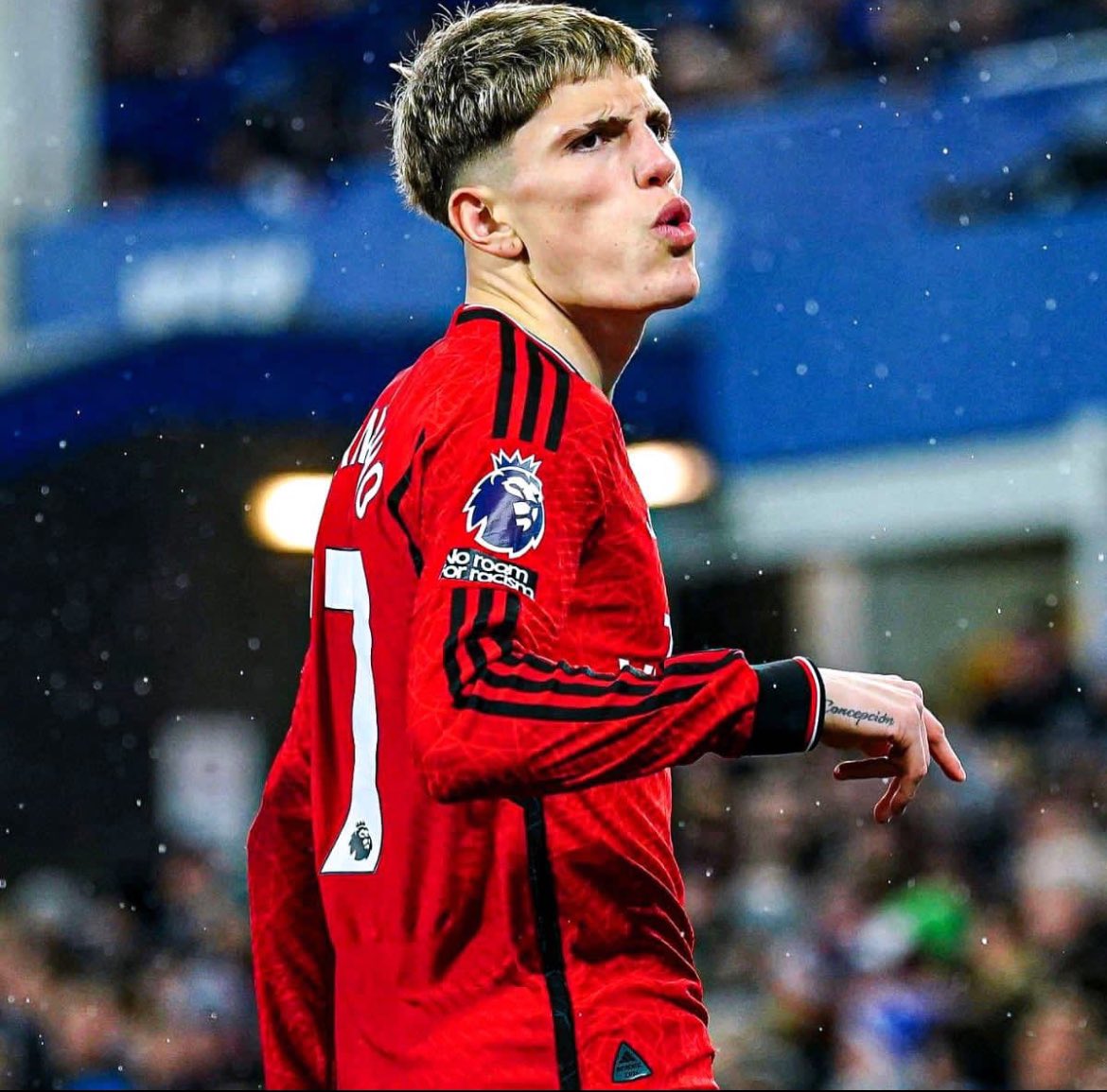 Show total de argentinos en la Premier League. Hoy perdieron las cornudas, me los lloran.