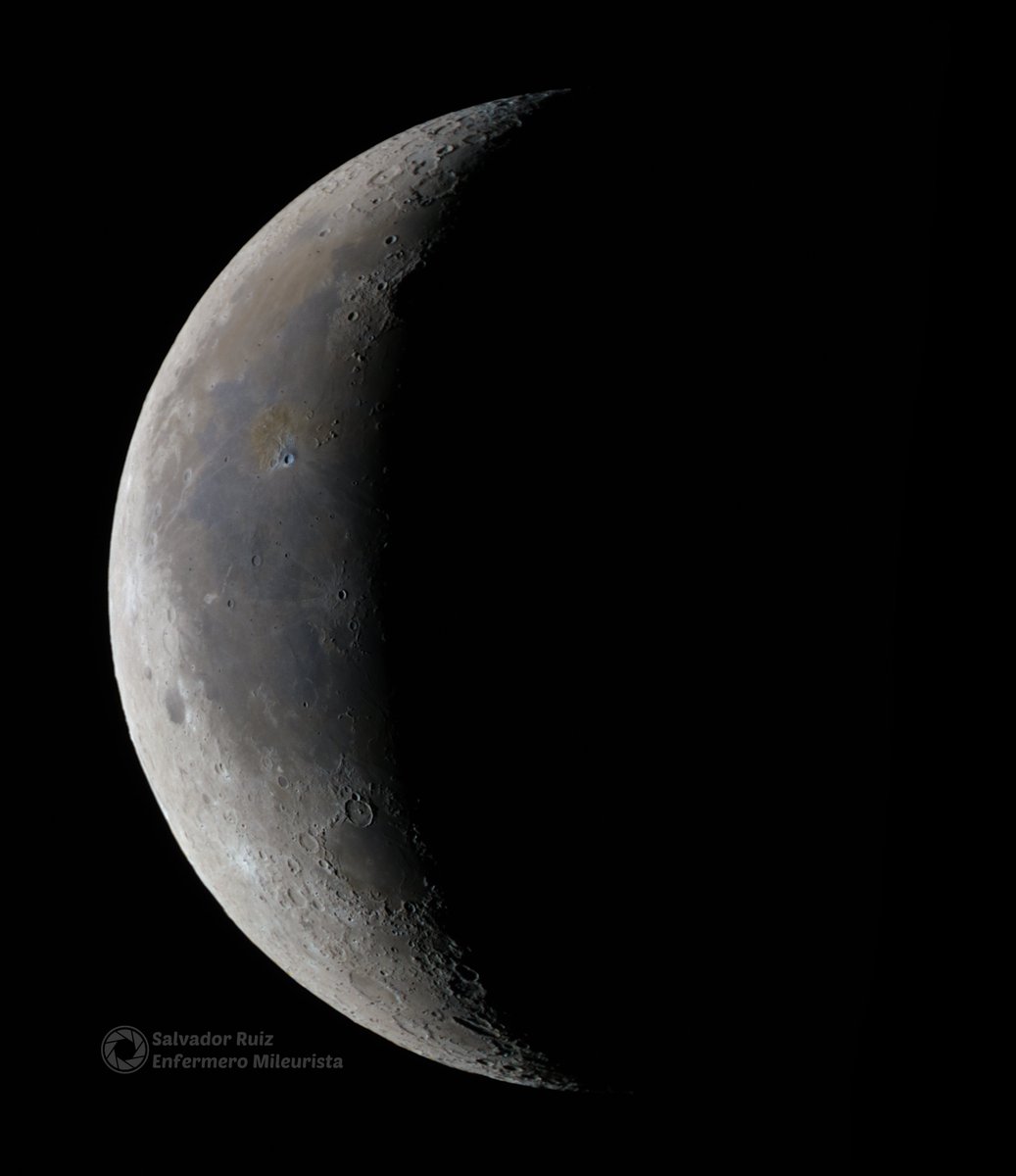 La #Luna esta mañana antes del amanecer, iluminada un 27,5 %. Buenas noches y buena guardia. 🏥 🚑 😷 💉 #Astrophotography #cielosESA #astrophoto