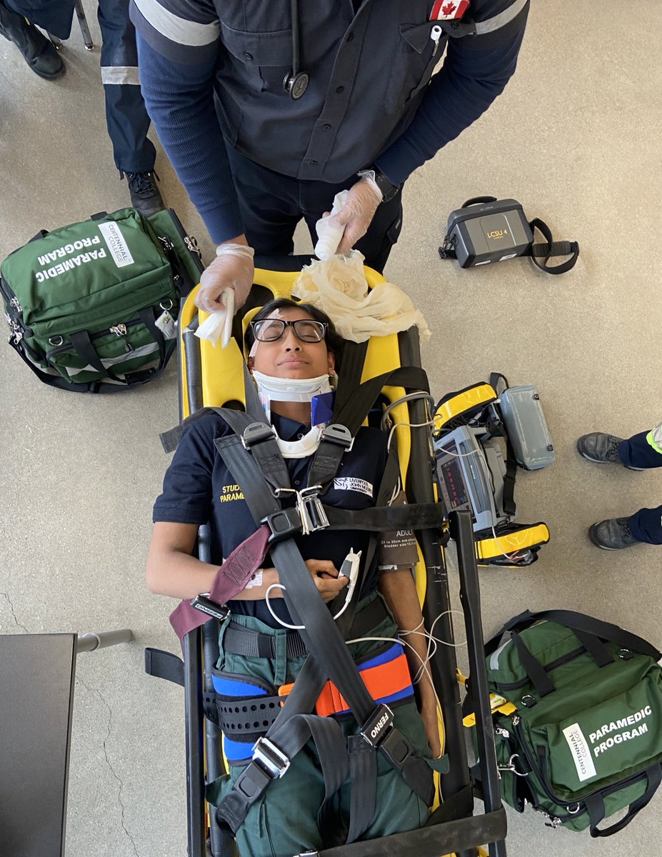 LJMU #Paramedic students from the UK teamed up with their peers at Centennial College for an enriching practical lab session on campus. Acting as patients and working as partners, exploring the nuances of Pre-Hospital Care from both sides of the pond. #ParamedicExchange 🇬🇧 🚑 🇨🇦