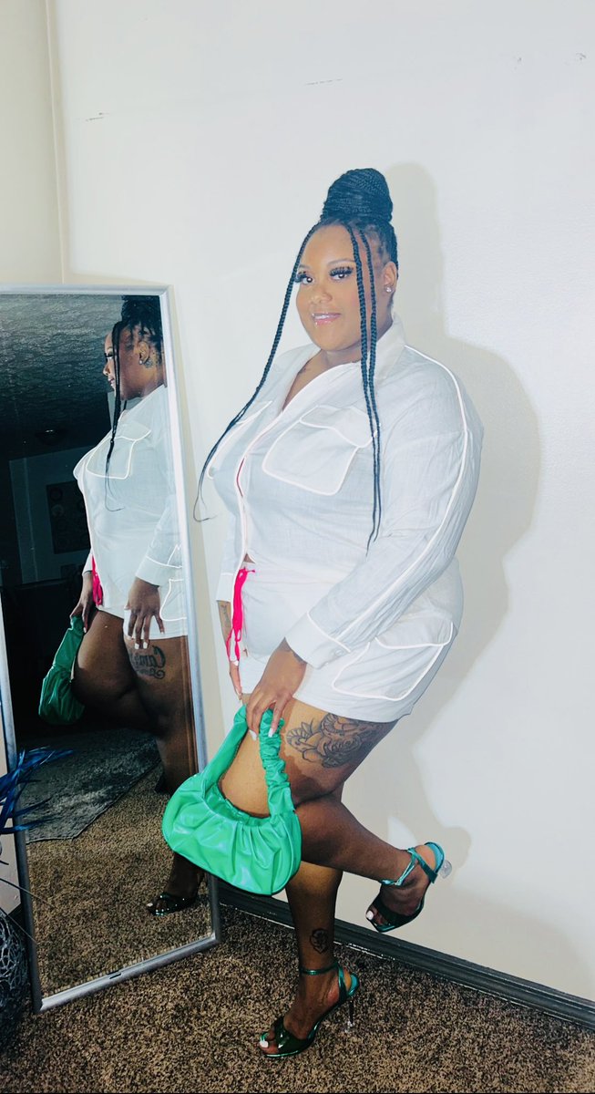 TheBigFineCo's tweet photo. All white tings w/ a hint of green 💚

https://t.co/bGx1LfZA0U https://t.co/JajmWJVqrM