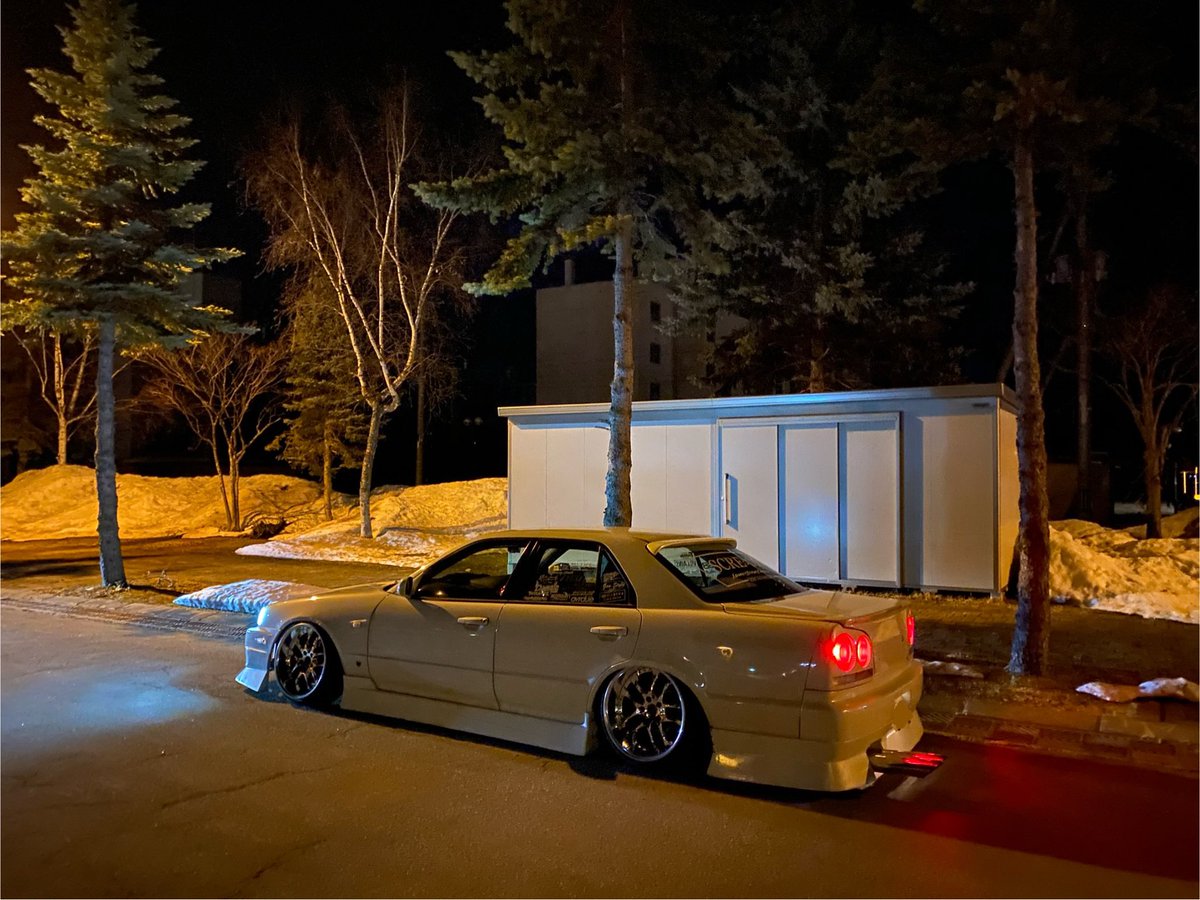 5_C_R_E_4_M_'s tweet photo. lonely night https://t.co/PGdbMw4Hgo
