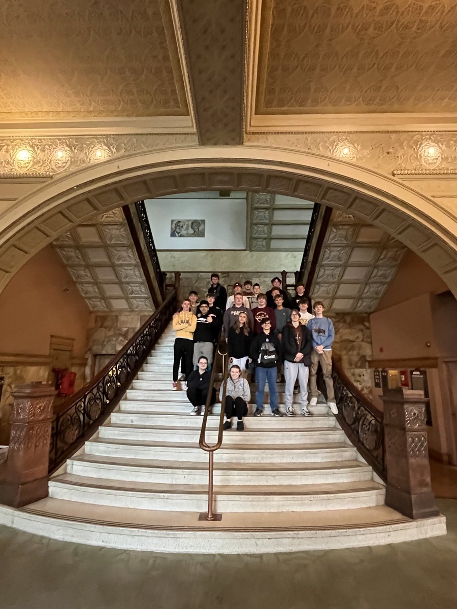 AVID_BCHS's tweet image. First stop at Roosevelt University was impressive! After having lunch at University of Illinois Chicago, we are off to Trine University for more learning &amp;amp; fun! 🛣️