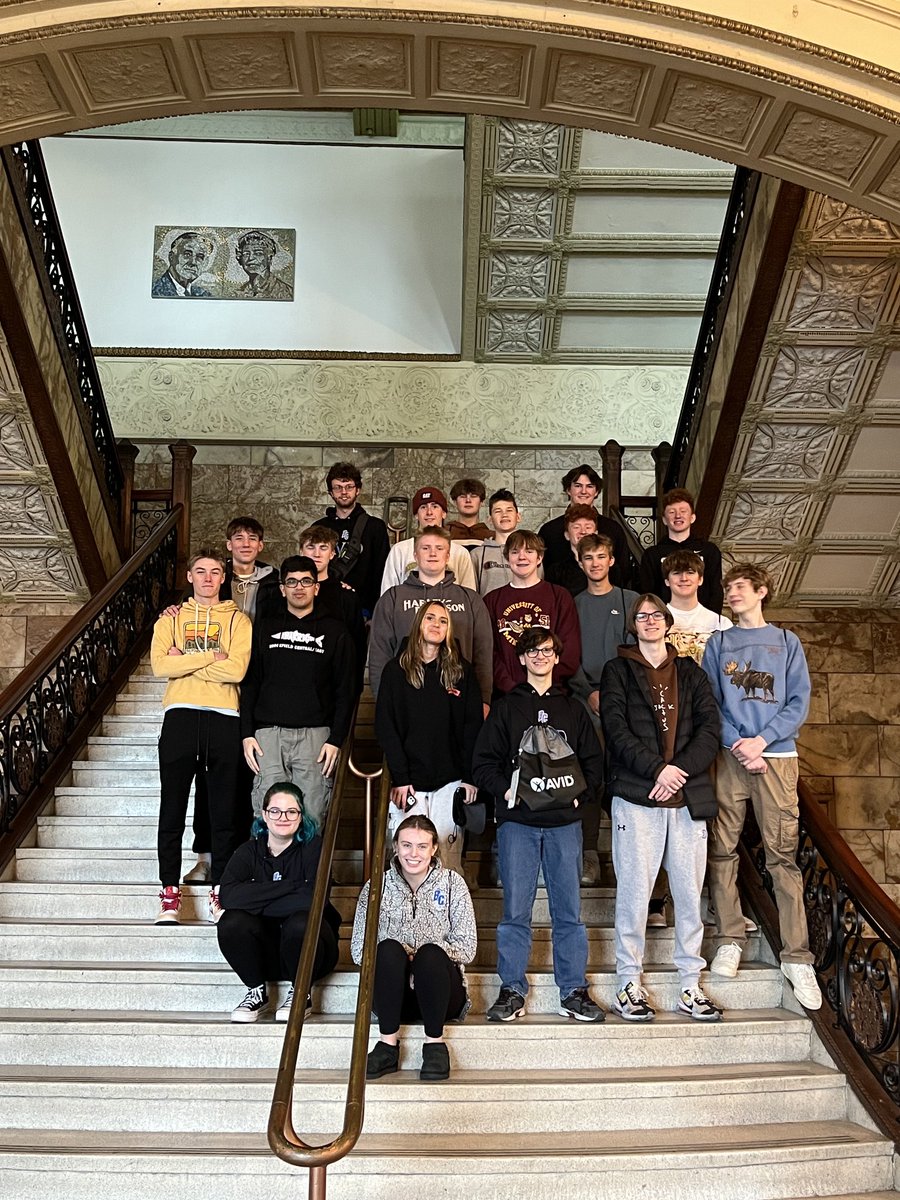 AVID_BCHS's tweet image. First stop at Roosevelt University was impressive! After having lunch at University of Illinois Chicago, we are off to Trine University for more learning &amp;amp; fun! 🛣️