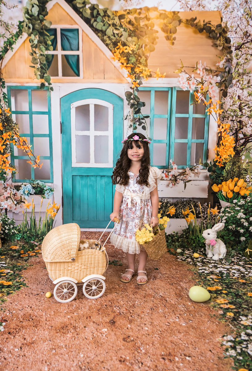 210bflyy's tweet photo. Obsessed with my gals easter pics 💕🐰😍 https://t.co/00drmTTafe