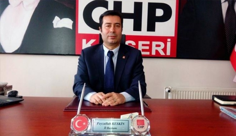 #SONDAKİKA CHP Kayseri İl Başkanı Feyzullah Keskin'in Avukat Oğlu Ofisinde ölü bulundu. 

Kendi silahı ile intihar ettiği iddia edildi.