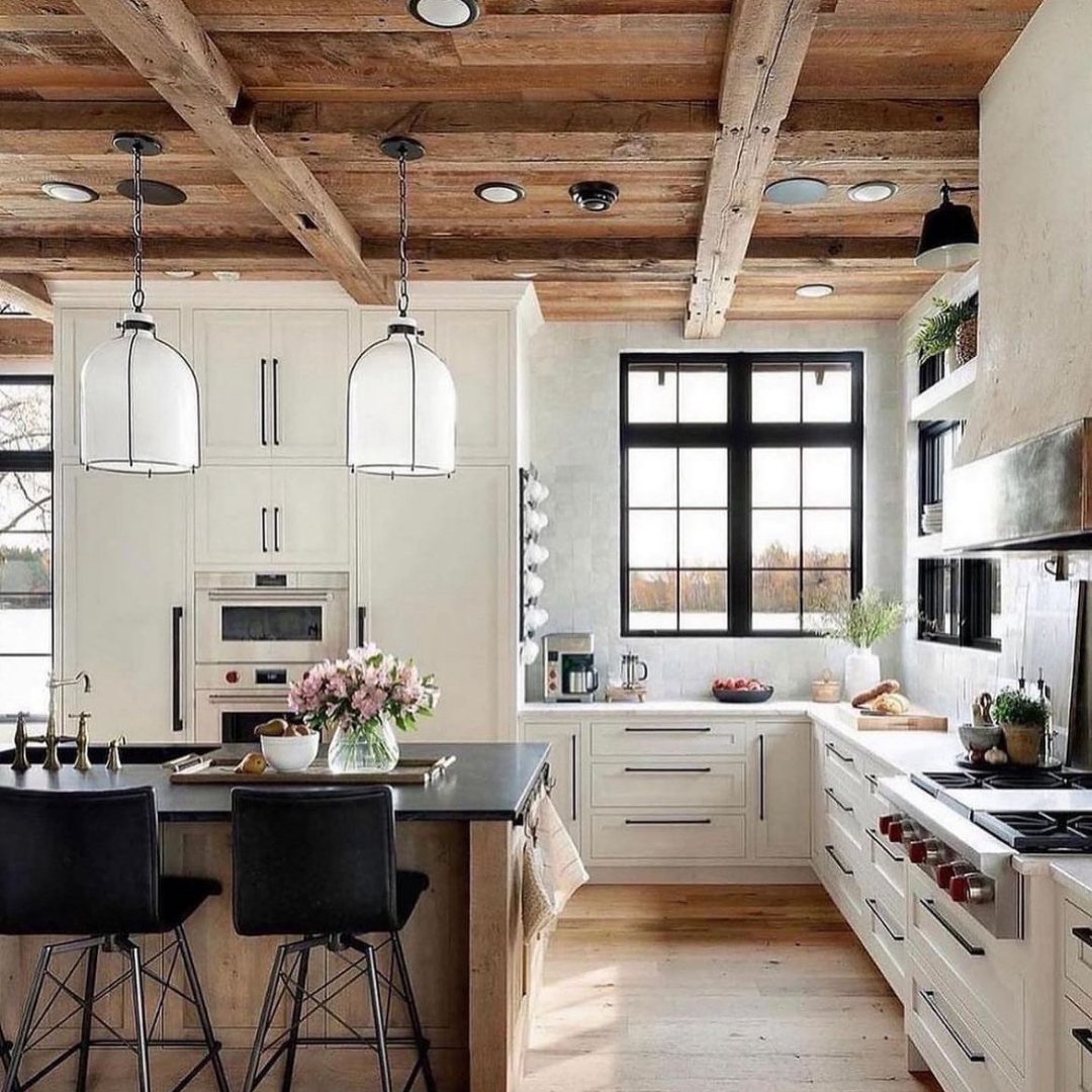 This farmhouse style kitchen design is giving us the Friday Feels 🐇🙌 
📸 via @burkhartinteriors

#acop #fridayfeels #fridayvibes #ModernLiving #ContemporaryStyle #ClassicDesign #KitchenGoals #ComfortableChic #SereneSpaces #InvitingInteriors #RelaxAndUnwind