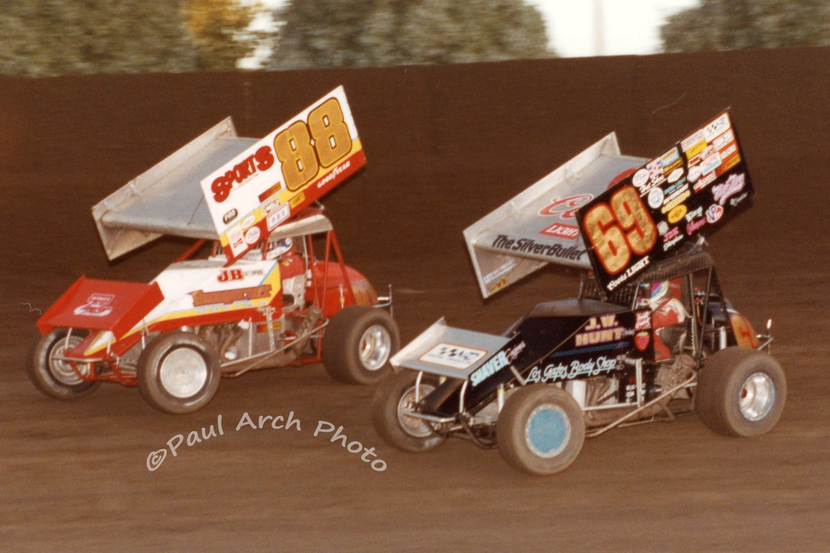 TBT - July 4, 1993 - Antioch NARC Brent Kaeding races inside Greg DeCaires.  Kaeding took the win.
@NARC410 @SprintCarNews @SpeedwayAntioch @hosehead33 @TKaedingRacing @bud_kaeding