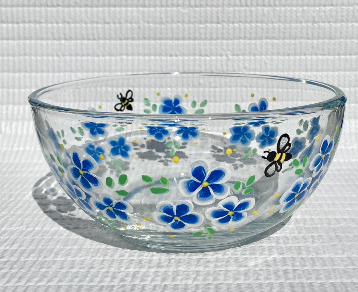Mothers day gift idea etsy.com/listing/168037… #blueflowers #paintedbowl #floralbowl #SMILEtt23 #candydish #etsygifts #CraftBizParty #etsyshop