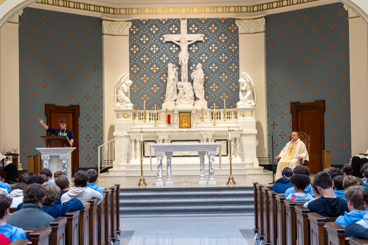 Today we were happy to host the first Mass in our beautifully renovated Chapel of the Beloved Disciple for our sophomores as part of their two-day retreat. #AMDG #JesuitEducated