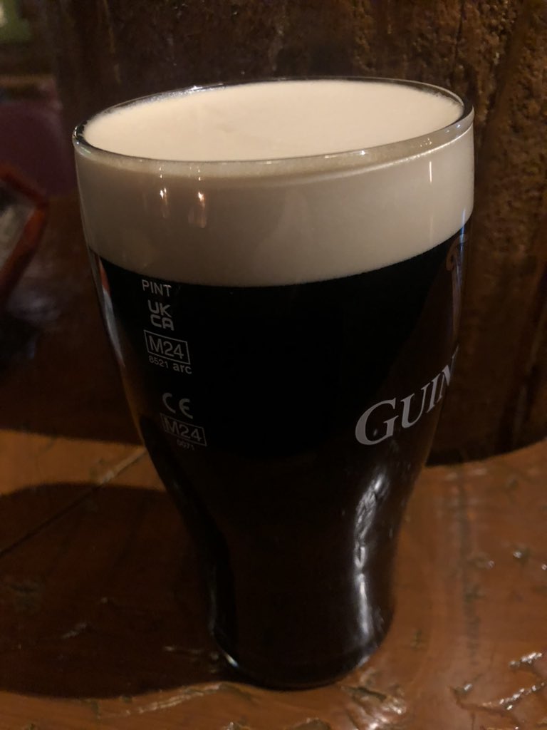 I’m up in my go to place, the Cairngorms, and you wouldn’t get a Guinness head like this in Glasgow. An inexperienced pour, just saying 🏴󠁧󠁢󠁳󠁣󠁴󠁿