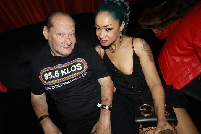 Kicking&rsquo; it at the @Pornhub awards with the worlds hottest date 😈 @rileyreidx3 https://t.co/gWN0F5RP<a class="tags" href="/tag/pornhub">@pornhub</a><a href="/tag/nofilter"class="tags"><span>#nofilter</span></a>