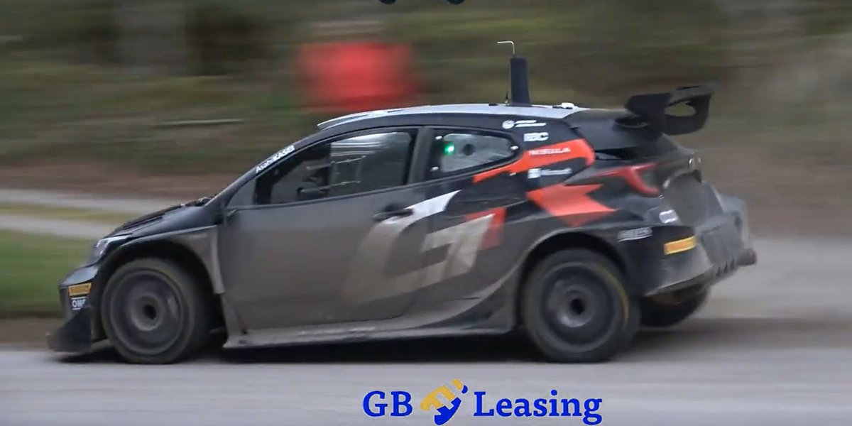 Toyota testing today the GR Yaris #Rally1 in preparation for 2025, that is, with the #Rally2 rear wing, a Pitot tube on the roof for speed reference & hybrid unit intakes & outlets blocked, as this unit will be retired  #WRClive #WRCliveES #WRCjp #CroatiaRally 📹 by komik video