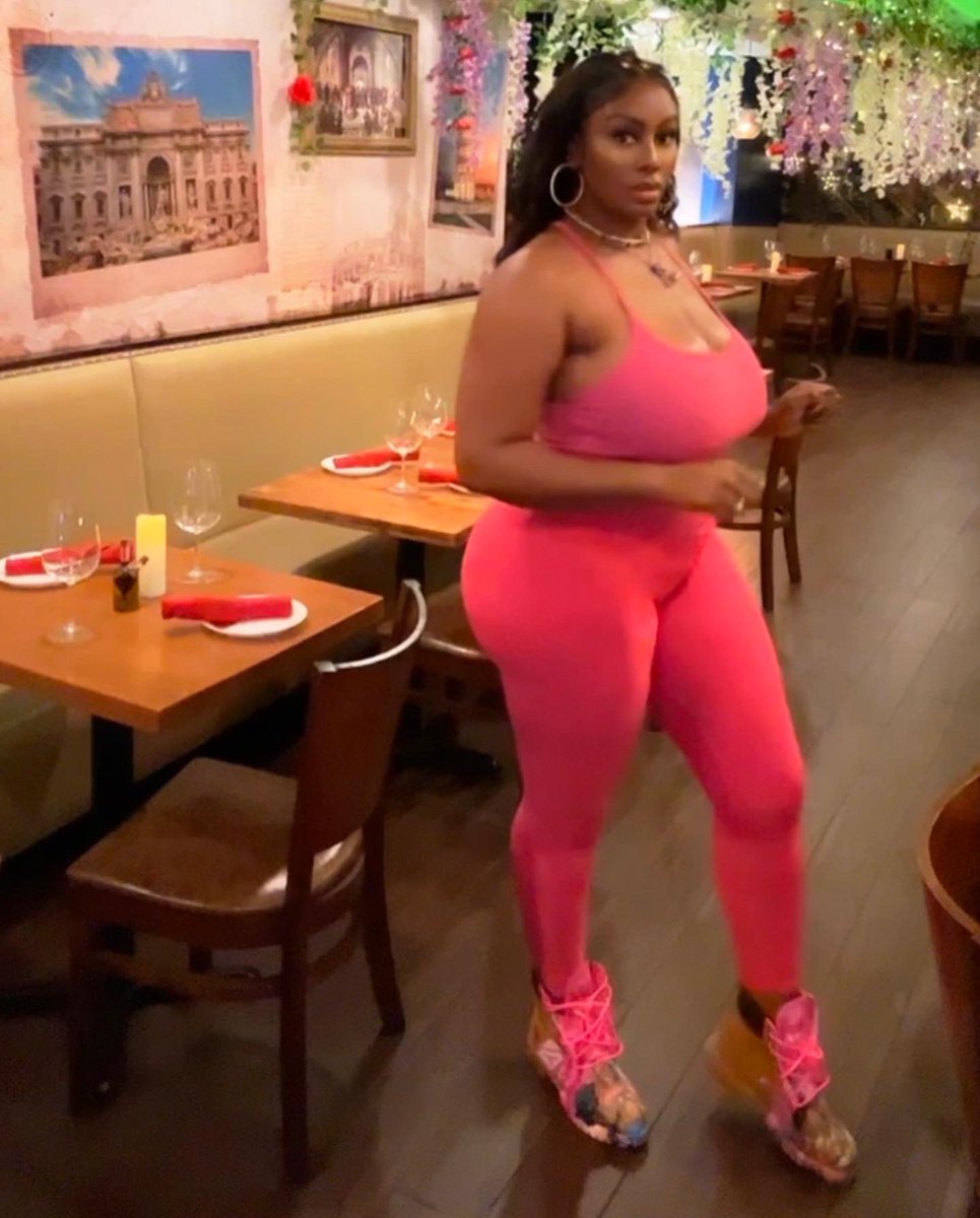 DiggsandCo's tweet image. Custom Kicks by @Ultamiciti