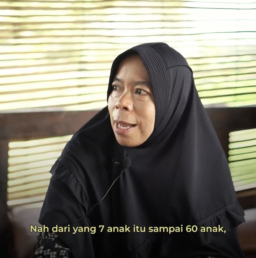 syahidahraya's tweet photo. sempet lihat cerita Bu Imas di instagram Kitabisa, nyimak ceritanya langsung netes air mata. aaa kok ada orang sebaik ini ya Allah 😭🥹🤍 semua orang perlu tau kisah Bu Imas. 

mau ikut bagiin di sini mumpung masih 10 hari terakhir Ramadan 🤲 https://t.co/GHDgsTa47U