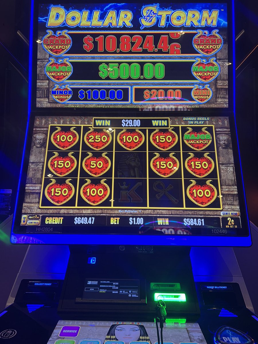 tomkoslots's tweet image. Here are pics of our big wins before we started recording features. 1