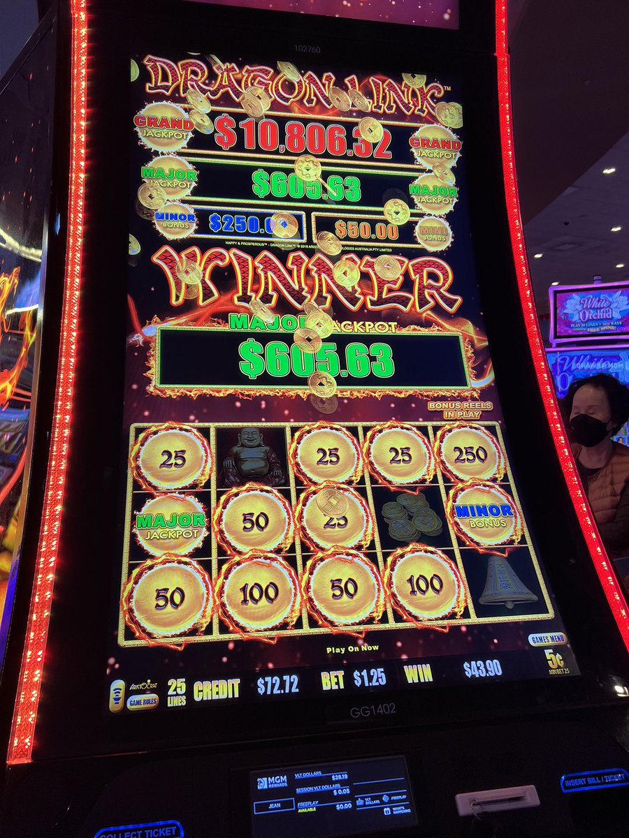 tomkoslots's tweet image. Here are pics of our big wins before we started recording features. 3