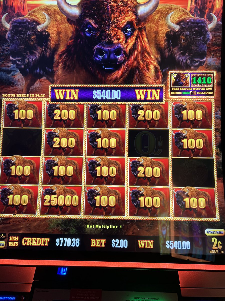 tomkoslots's tweet image. Here are pics of our big wins before we started recording features. 3