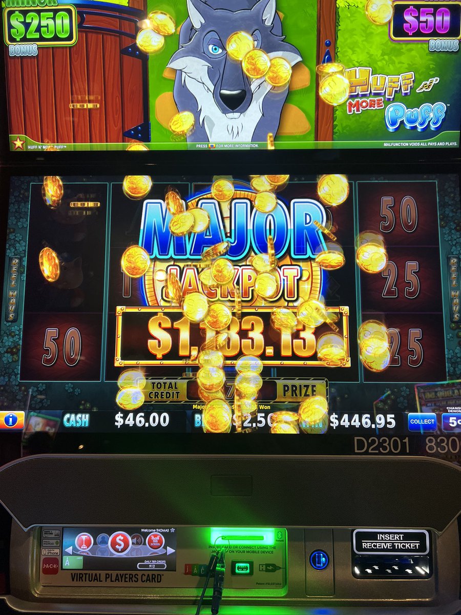 tomkoslots's tweet image. Here are pics of our big wins before we started recording features. 4