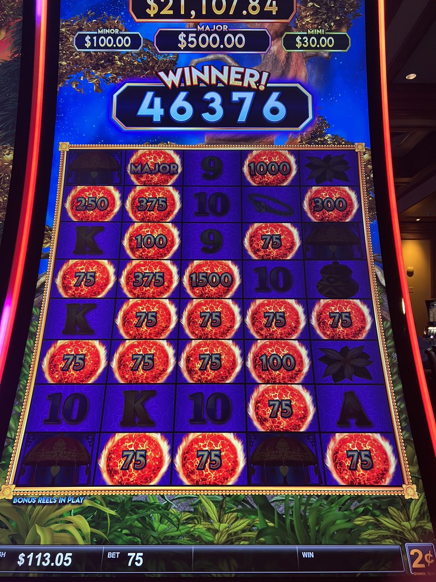 tomkoslots's tweet image. Here are pics of our big wins before we started recording features. 4