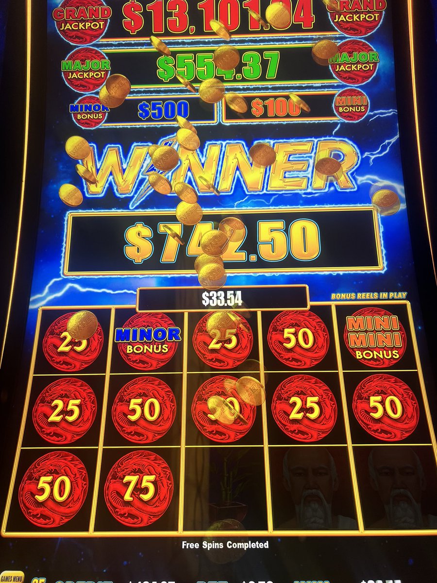 tomkoslots's tweet image. Here are pics of our big wins before we started recording features. 5
