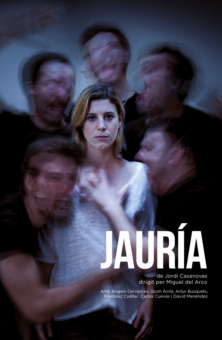 'Jauría' al @Teatre_Romea, un text brutal de @Jordi_Casanovas, basat en les transcripcions judicials del tristament famós cas de 'La Manada', on un grup de 5 homes van agredir sexualment a una noia durant les Festes de San Fermín de Pamplona del 2016.