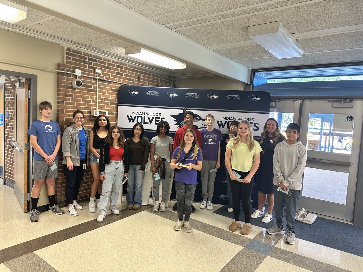 lwarren30's tweet image. My favorite part of the week: Positive office referrals day! ⁦@LCteach_learn⁩ ⁦@Bclaypool63⁩ #WeShineKidsShine #IWMSWolves