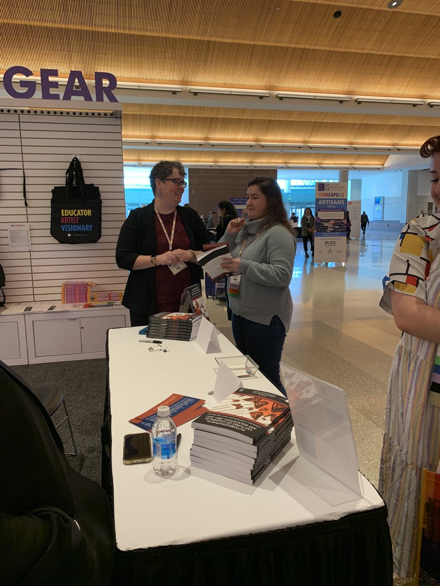 lps_visualart's tweet image. LPS Visual Art Teachers are sharing their expertise with thousands of art teachers, researchers and artists. Props to the Middle School Team for their packed session - What they didn&apos;t teach you in college! Standing room only with more teachers standing outside of room! 🤩❤️