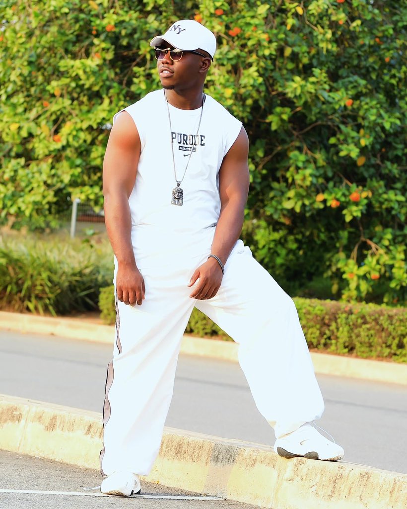 Hey y’all it’s my birthday 🎂 🕊️