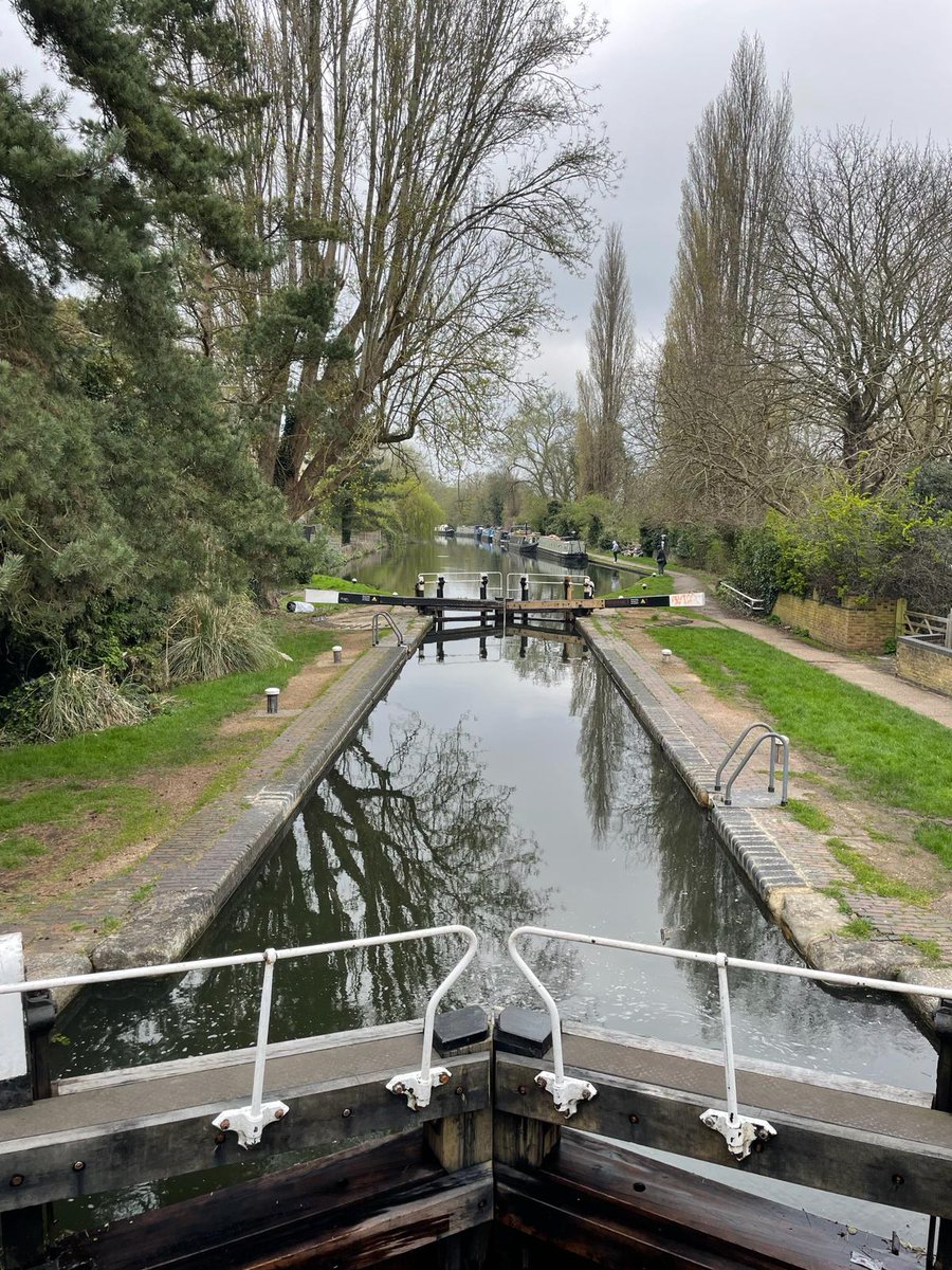 Easter weekend #LondonLoop stage 12 stroll, along the banks of the Grand Union Canal