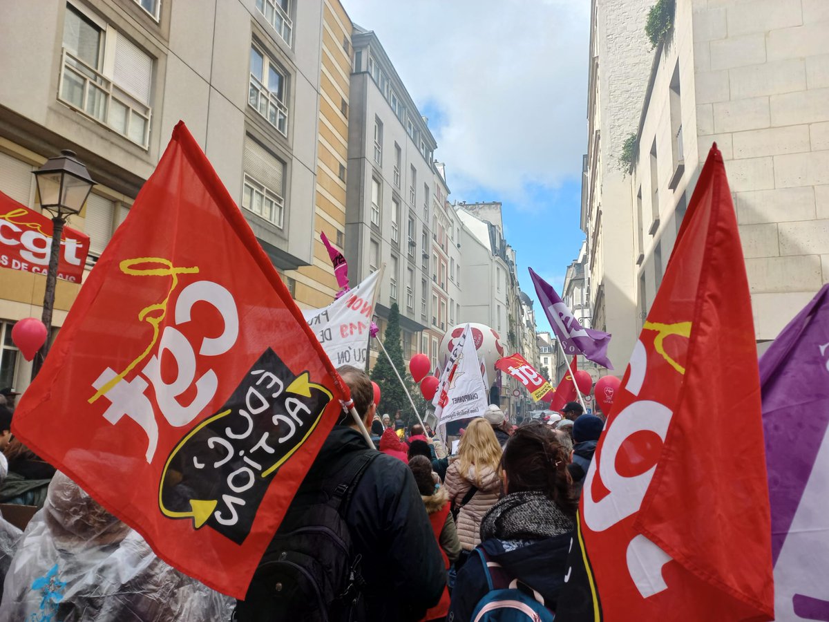 🚩 Ce jeudi 4 avril : la @cgt_educ était à Paris au côté des assistants sociaux de l'Éducation nationale et des travailleurs sociaux de tous les secteurs médico-sociaux. Les personnels restent mobilisés pour obtenir le CTI-SEGUR et des moyens supplémentaires ! ✊️