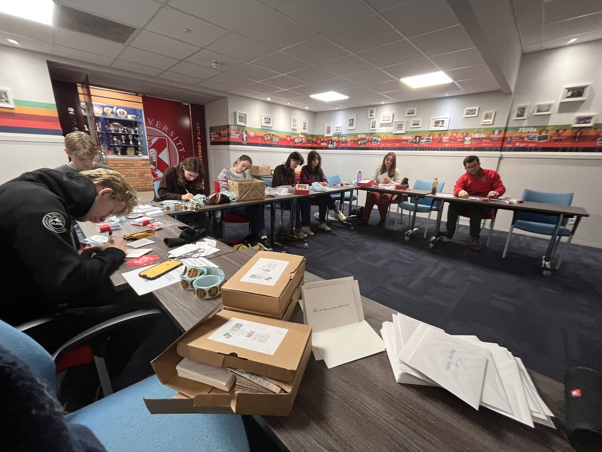 ocaptmycapt's tweet image. Passing out for work tomorrow but had to drop the news. @EdUniStudents @UoESport  #studentawards #cardsforcarehomes 

So proud of my Eq Club mates and all the sports teams and students who have helped bring some love to Edi residents since 2020 🥹🩷🎉