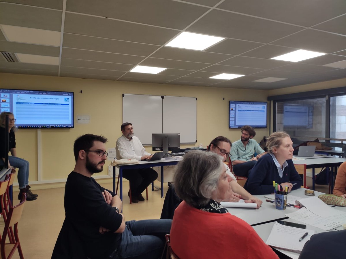 eddtoulouse's tweet photo. #FOREDD 2024 "Changements globaux, risques et résilience".
Ateliers ce matin (60 participants en 2 groupes) animés par @chescartin sur l'enseignement des risques dans une vision constructive, avec S. Klein @OfficeClimate @ D. Cuny @reseau_canope
@noel_coralie @BeatriceCheutin https://t.co/mjbvBg8vk4