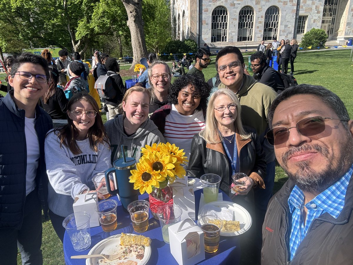 The @EmoryEconomics doctoral program present @laneygradschool 🧺 in @EmoryUniversity graduate appreciation week! A nice break away from advancing the field 🧐