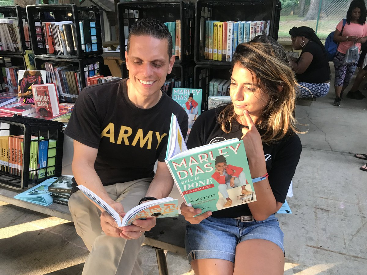 📚 Happy National School Librarian Day! 🎉 Sending a special shout-out to <a href="/KristiZ23/">Kristina Graves Zaccardo</a> <a href="/SCSchools/">Schenectady Schools</a> and to all the incredible librarians out there who make a difference every day. Thank you for your dedication to fostering a love of reading and learning in our schools!