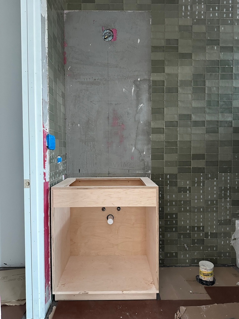 Item_5_LLC's tweet photo. Poll time, are you more inclined to the white uniform or a green mixed tile? 
#black #flooring #blue #tiles #bathroom https://t.co/WvAJZvZ0ZJ
