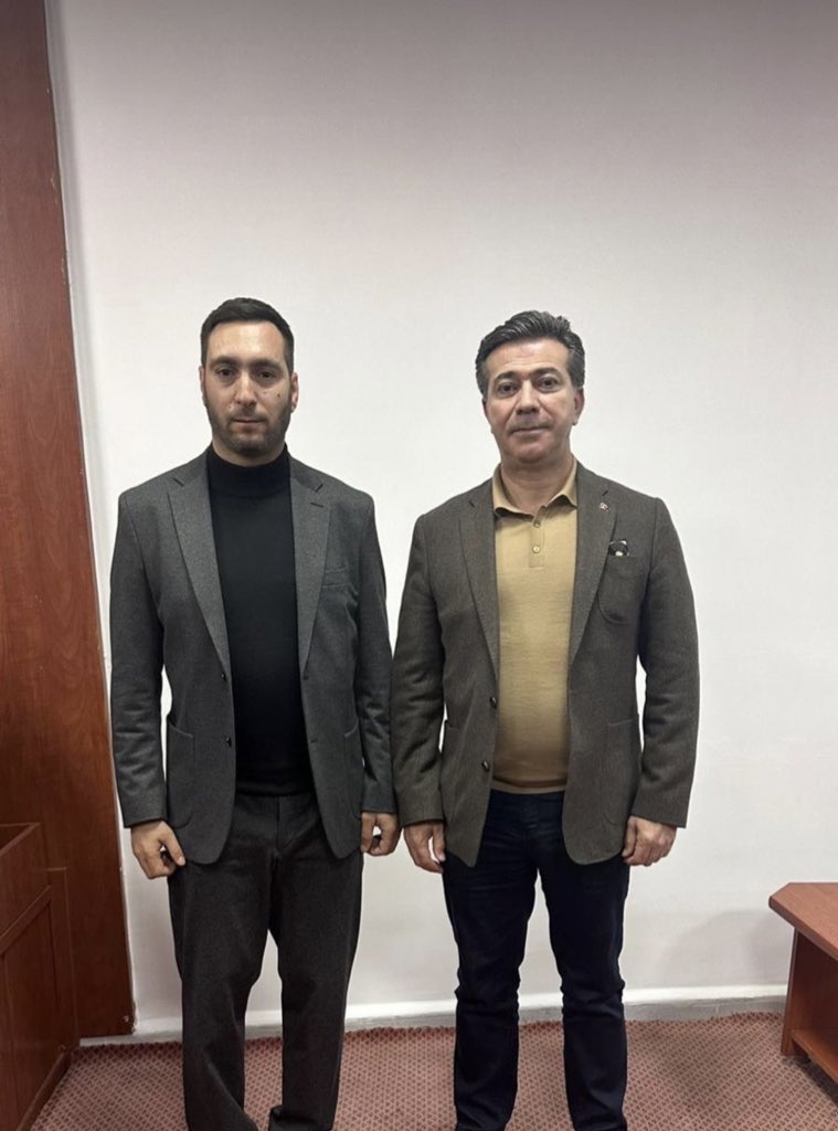 Siverek Bélediye Baskani olarak seçilen kiymetli
Başkanımız Ali Murat BUCAK'ı
tebrik ediyor,
*Başlasın SIVEREK Yüzyılı" mantığıyla yürüyeceği bu
yolda KARAKEÇILI ailesi olarak baskanimizla birlikte, Siverek için Durmak Yok Yola Devam diyoruz.
<a href="/bucakalimurat82/">Ali Murat Bucak</a> <a href="/Nedim_Lale_/">Nedim Lale</a>