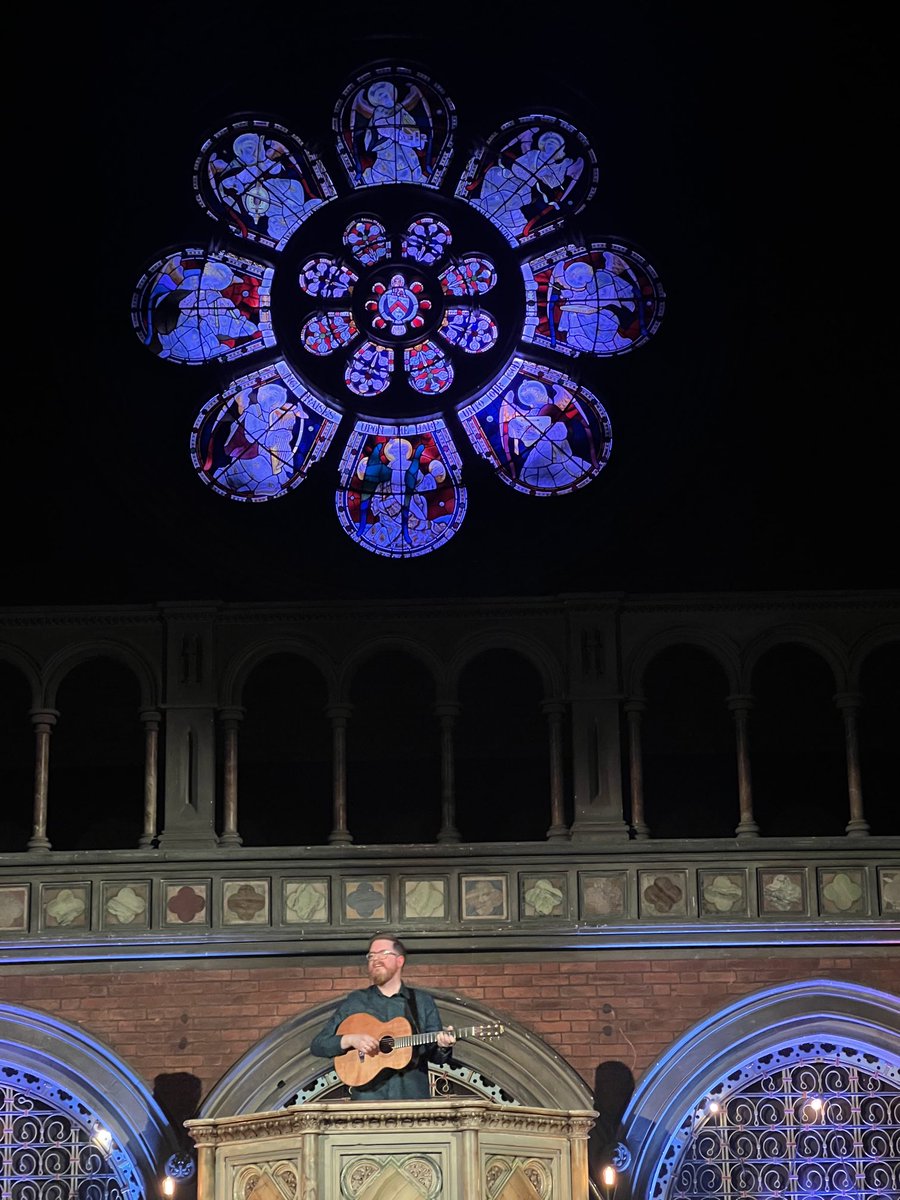 Tonight’s wonderful gig by ⁦@thejohnsmith⁩ ⁦@UnionChapelUK⁩ was almost a religious experience - especially when he sang from the pulpit!