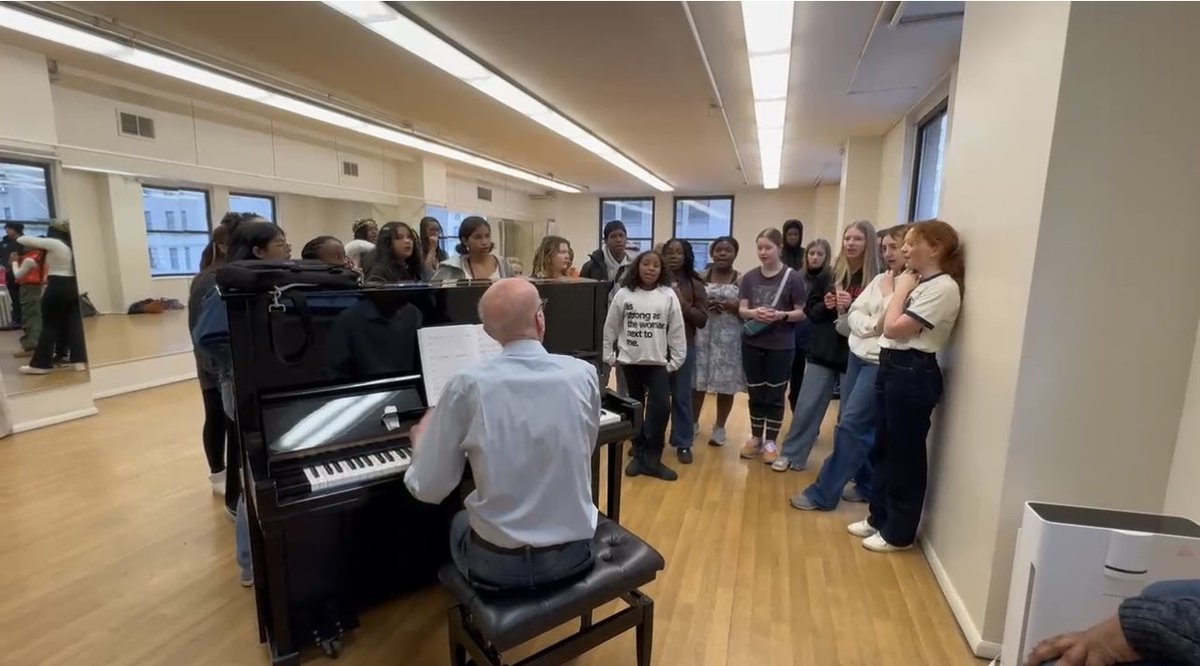 HMS_PGCPS's tweet image. Our CPA students recently took a trip to see a musical on Broadway and worked with actors to hone their crafts!  #whatanexperience #aladdin #timessquare @bkbornjabredap