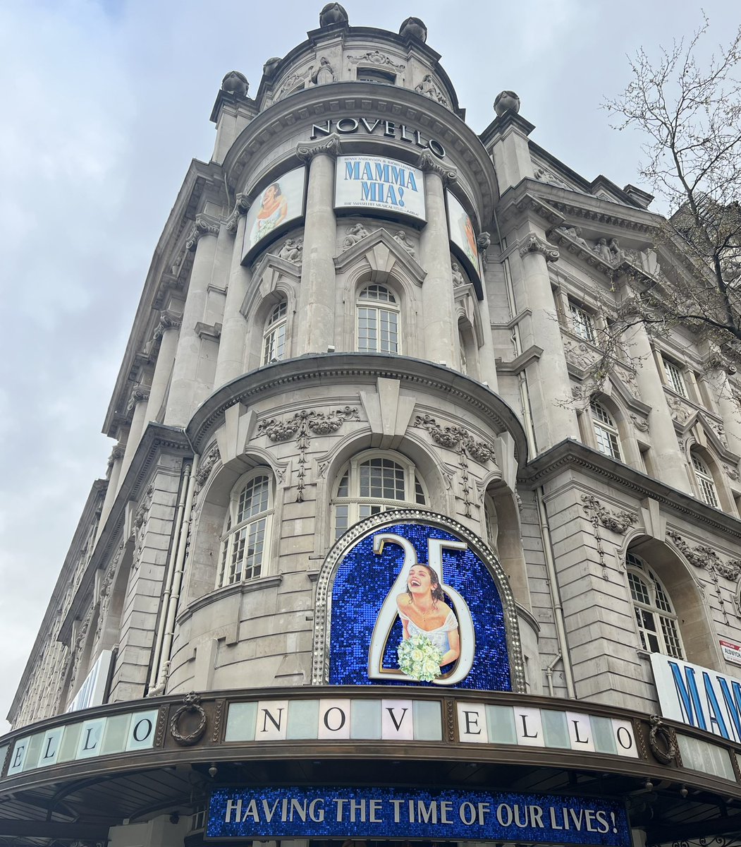 Definite #THEATRE buzz while walking around the Capital early this am - there’s a sense of excitement back in the West End that I’ve not felt for a while - @sixthemusical @hadestown @TheSavoyLondon @BTTFmusical @TinaTheMusical @MindMangler @MammaMiaMusical @BookofMormon