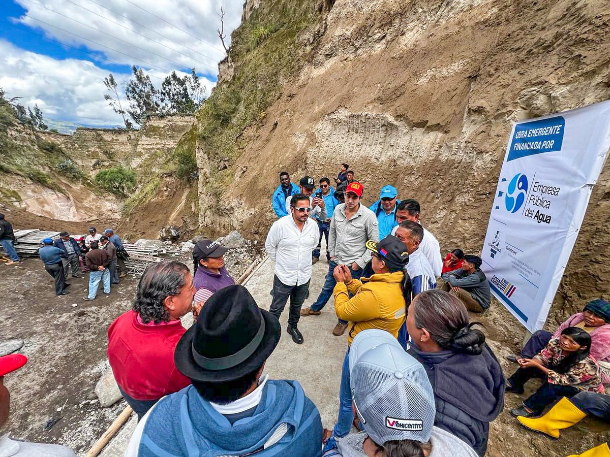 EmpresaaguaEc's tweet photo. #EPAInforma | El Gerente General de la EPA EP, la Viceministra de Agua, el Prefecto de Tungurahua y la Prefecta de Cotopaxi, visitaron el sistema de riego Latacunga - Salcedo - Ambato, con el fin de constatar los trabajos de reconstrucción.
¡Trabajamos juntos por el agua!💧 https://t.co/Zu3BJ0Dpav
