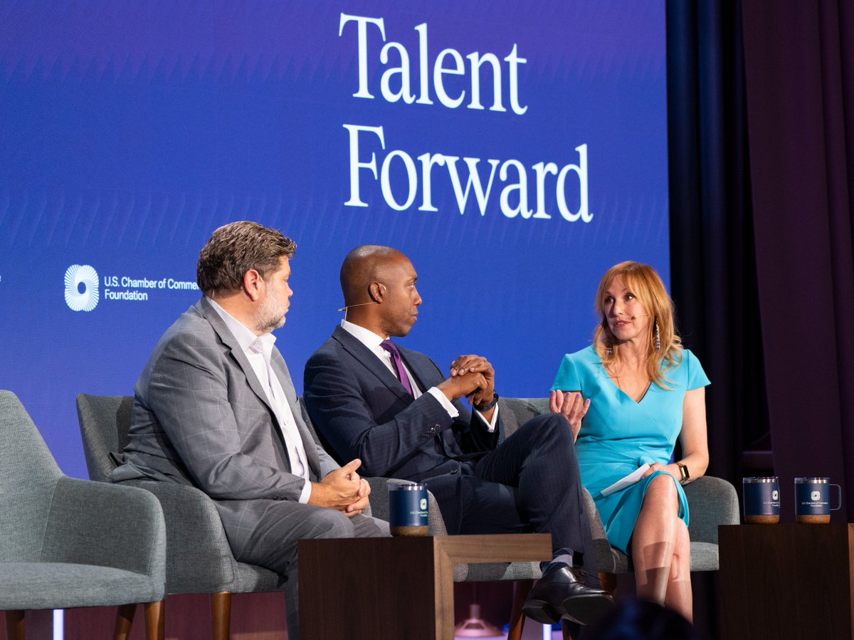 USCCFoundation's tweet photo. Throwback to last fall at #TalentForward where @KariByron first told us about the @national_stem Challenge! Well, now the student expo is coming to D.C. on April 13, and you're invited: https://t.co/QfXgPv4oKy 

@usedgov @ExplrMedia #NationalSTEMChallenge #EXPLR https://t.co/kTXE7EoCiE