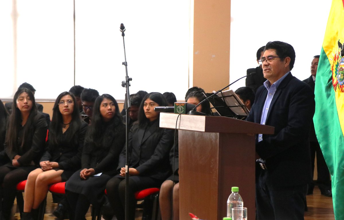 minedubol's tweet photo. El Ministerio de Educación llevó adelante el “#Encuentro de Autoridades de Escuelas Superiores de Formación de Maestros, Unidades Académicas y #UNEFCO", para establecer los lineamientos y acciones #estratégicas en el ámbito institucional, académico, administrativo y legal. https://t.co/TE3M3Bqbwu