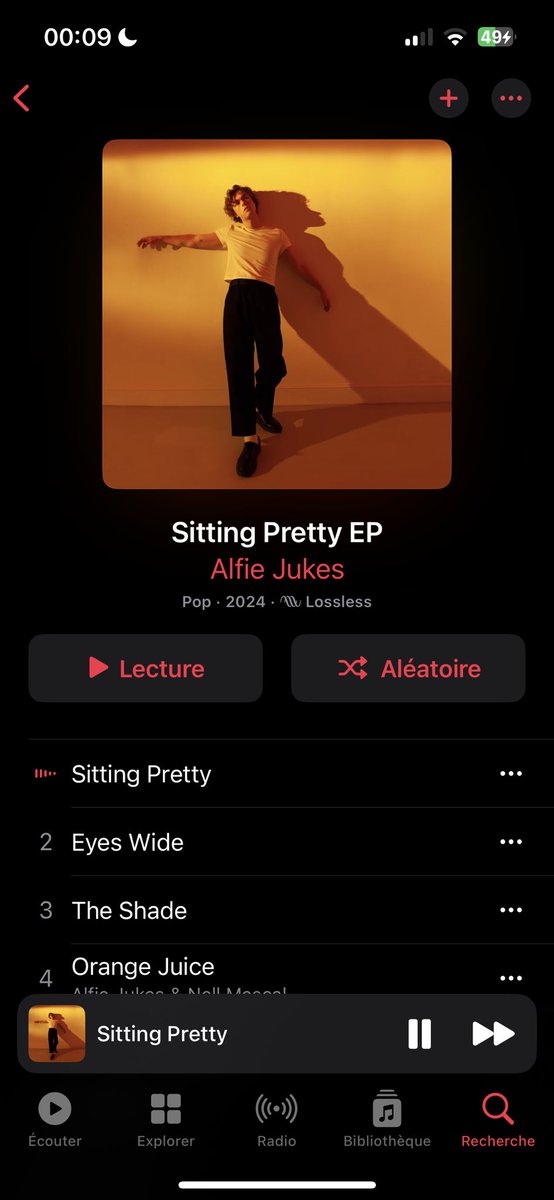 so excited for the new songs🤭🤭 @alfiejukes_ #sittingpretty