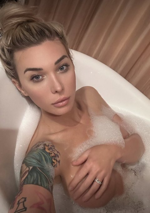 Hope this quenches your THIRSTY THURSDAY? https://t.co/MyDT1xDU29