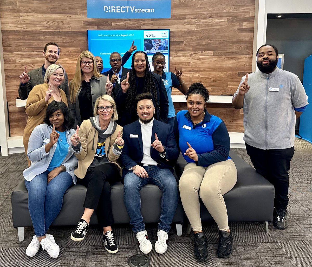 acole_world22's tweet photo. Huge shout out to our amazing new leader @404girl for showing Cottman Ave love 🫶🏽 @MASMakeItMatter we are here ready to dominate‼️ @TeamPVEOHPA #lifeatatt https://t.co/5TyonFN0Su