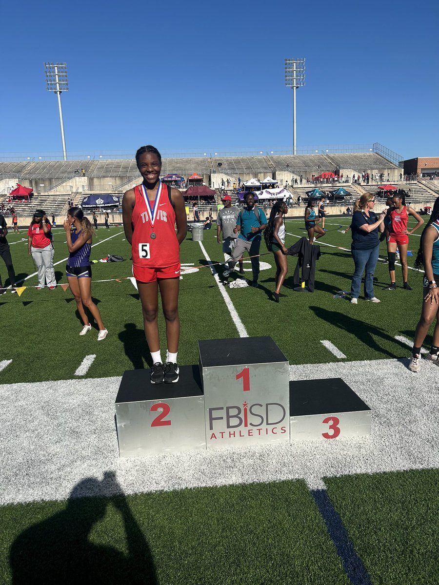 Sienna Anderson placed 2nd in JV girls 100m Hurdles just now at our district meet! Show some love for our lady tiger soccer player!