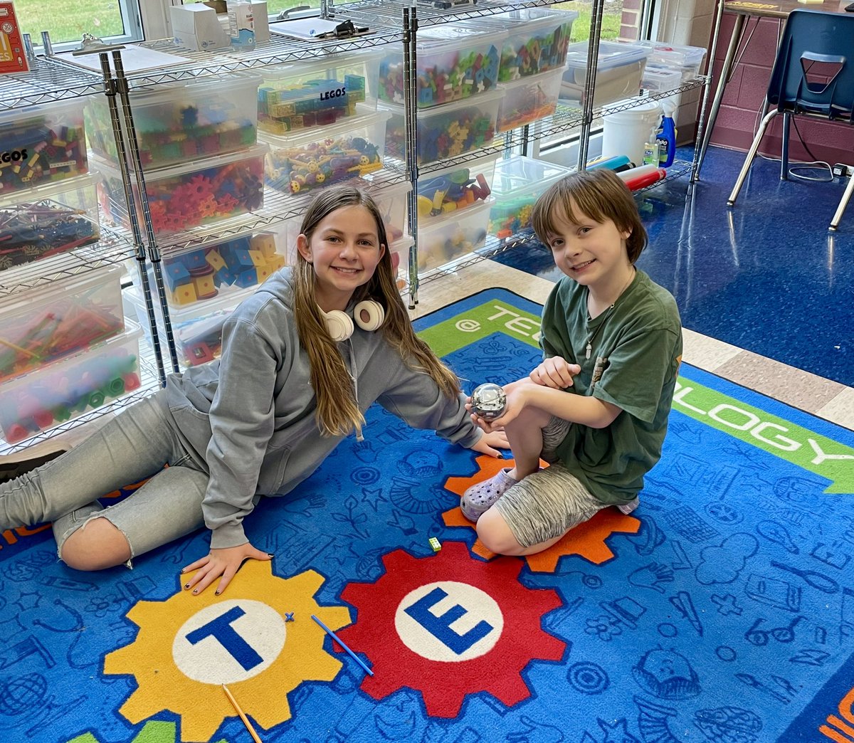4th graders learned to program our new Sphero BOLT robots and had a ball!  Thank you for your generosity, Grant Elementary.  We are so fortunate to be able to provide our students with this learning opportunity. <a href="/WEstemLADY/">Gail Myers</a> <a href="/WESchools/">Willoughby-Eastlake City Schools</a> <a href="/WES_GrantElem/">Grant Elementary</a> #makerspace #blockcoding
